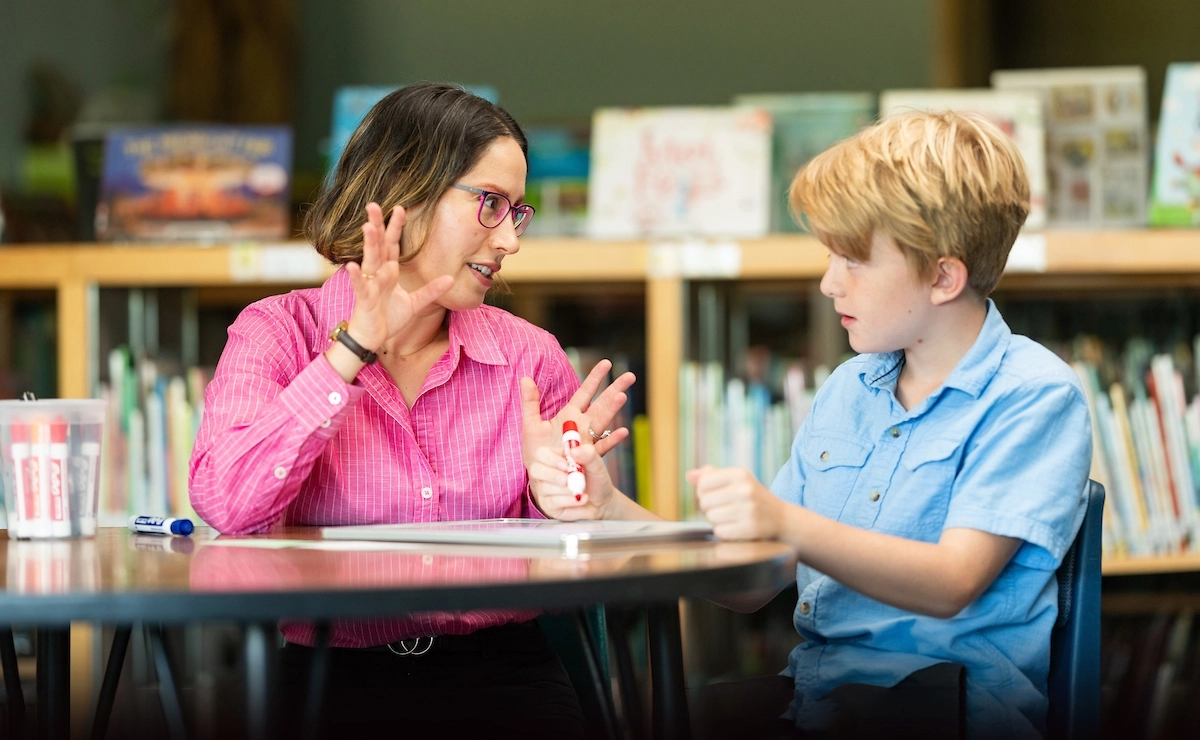 Orton-Gillingham Fellow Peggy Price teaches a student using the Orton-Gillingham Approach