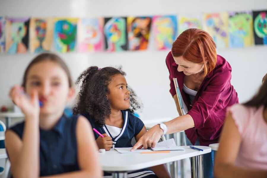 girl-student-with-teacher
